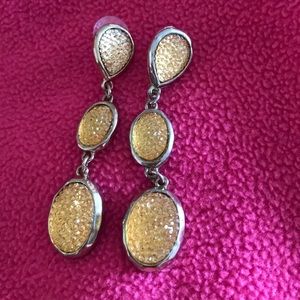 Three tier costume jewelry earrings-light weight